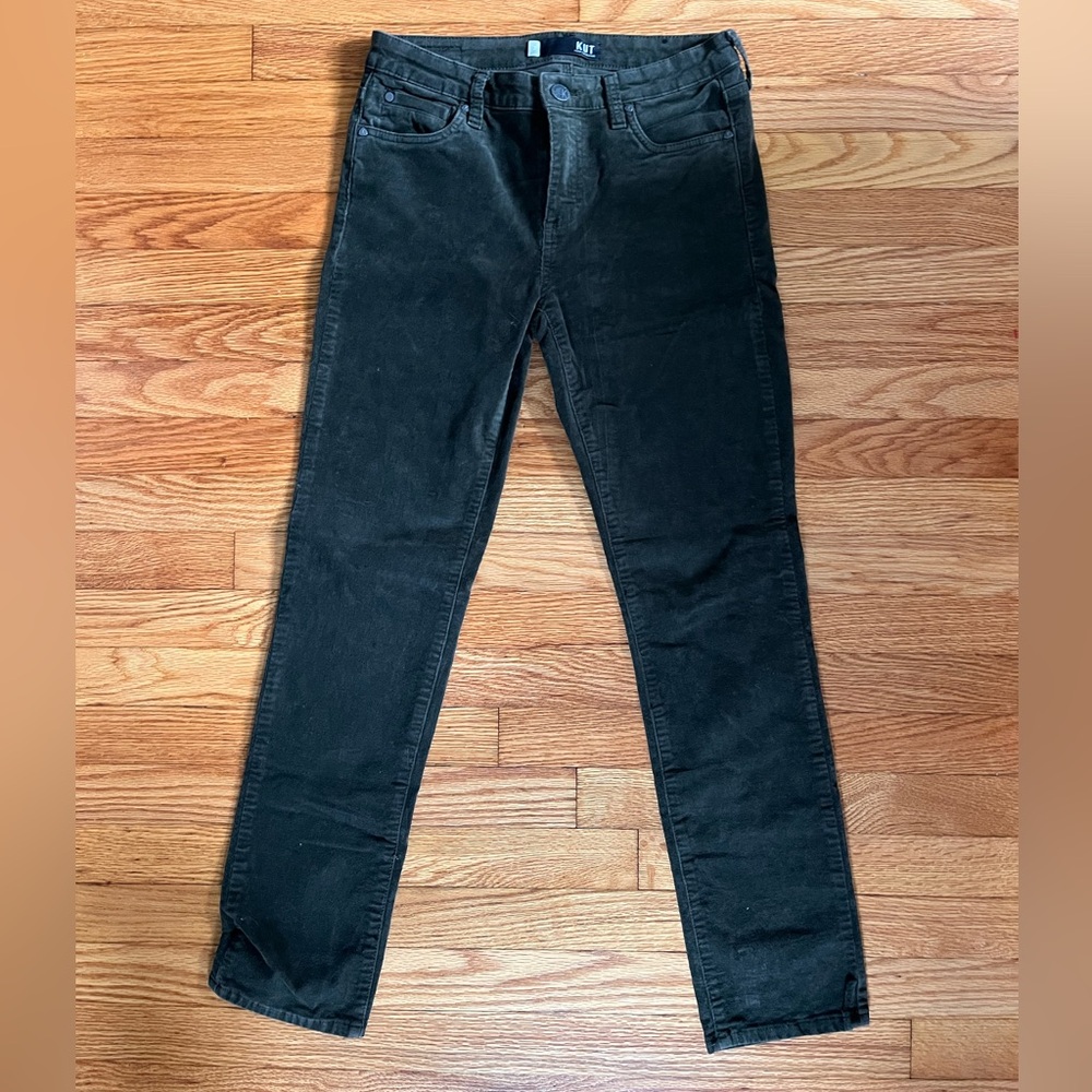 Kut from the Kloth Catherine Boyfriend Corduroy Pants olive green size 2